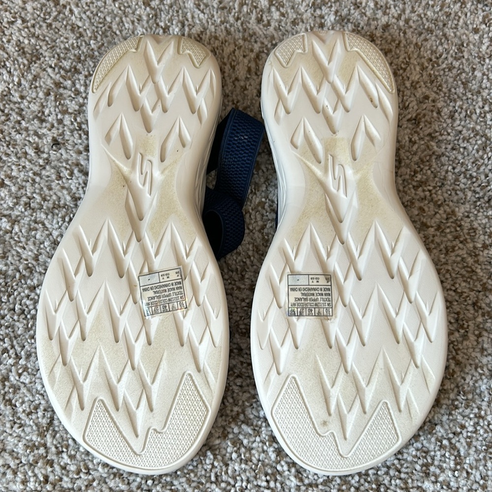 Sketchers On The Go- gore back-strap sandals-flawless - Picture 5 of 9